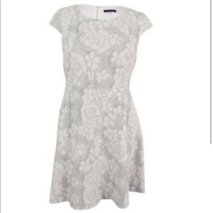 Adorable Floral Metallic Dress 💟